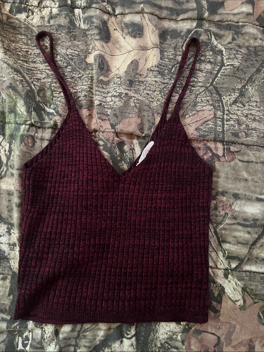 Cute La Hearts Ribbed V-Neck Spaghetti Strap Tank - Burgundy.